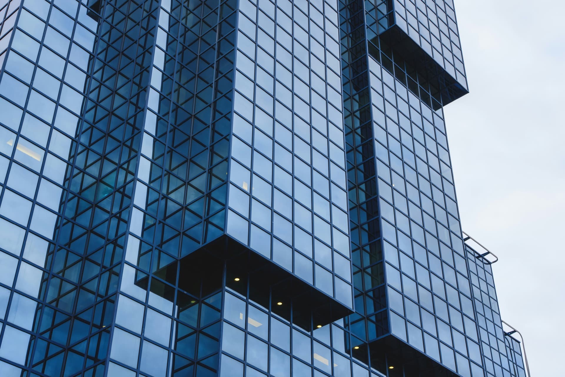 Professionelle Glasreinigung — Joos Gebäudereinigung Berlin